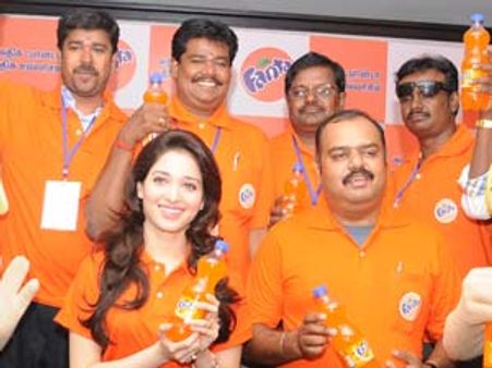 ஃபேண்டா குடித்து தமன்னாவை சந்தித்த அதிர்ஷ்டசாலிகள்