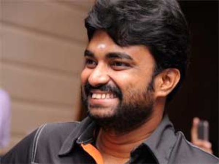 பாட்டுப் பாடறவர நான் ஏன் வில்லனாக்கப் போறேன்? - மறுக்கிறார் இயக்குநர் விஜய்!!