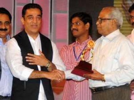 நடிக்கத் தெரியாமல் வந்த என்னையும் நடிகனாக்கியவர் பாலச்சந்தர்: கமல்