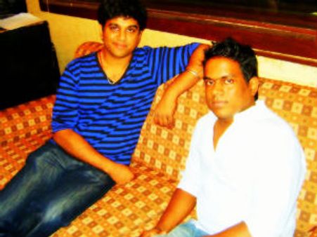 இசைஞானி மகனும் வைரமுத்து வாரிசும்..!