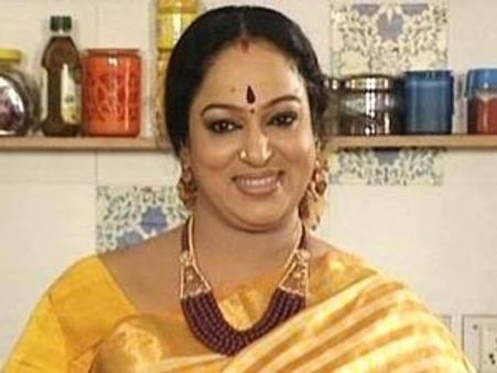 நளிளியின் ஈமு கோழி ஈஸ்வரி: நகைச்சுவை நிகழ்ச்சி