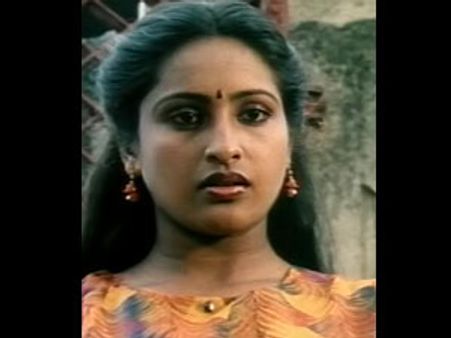 நடிகை அஸ்வினியின் உடலை எடுத்து்ச செல்லக் காசு கூட இல்லாத அவலம்- பார்த்திபன் உதவினார்!