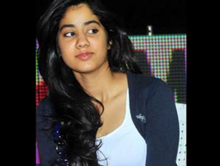 மகளுக்கு 15 வயசுதானே ஆகிறது.. ஸ்ரீதேவி