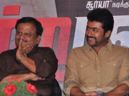 ஹீரோக்கள் தலையில் தட்ட வேண்டும்- கேவி ஆனந்த் திடீர் ஆவேசம்