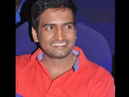 பரீட்சைக்கு நேரமாச்சு ரீமேக்கில் சந்தானம்!