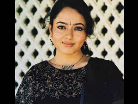 செளந்தர்யாவின் சொத்துக்காக குடுமிபிடி சண்டையில் குடும்பத்தினர்!