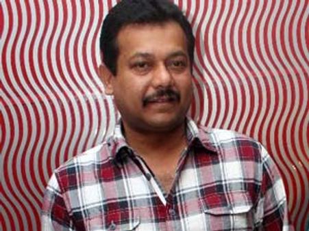 'சுண்டாட்டம்' படத்தை வாங்கினார் சக்சேனா!