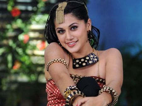 டாப்சி படம்.. புதிய சர்ச்சை!