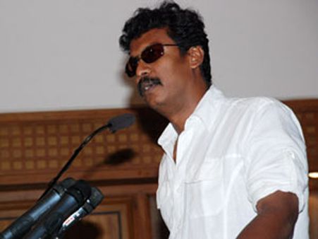 என் ஆசிரியர்கள்தான் என்னை செதுக்கினார்கள்... சமுத்திரகனி