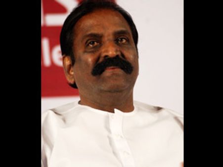 இலங்கைத் தமிழர்கள் அகதிகள் அல்ல.. அதிதிகள்- வைரமுத்து