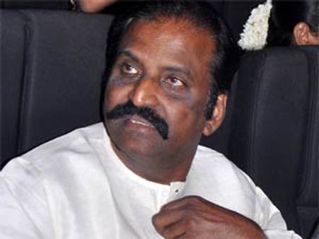 முத்தத்துக்கு நிறம் உண்டா? - கவிஞர் வைரமுத்து சொன்ன அர்த்தமுள்ள பதில்!!