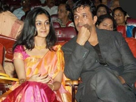 நடிக்க வந்தார் ஆக்ஷன் கிங் மகள் ஐஸ்வர்யா!