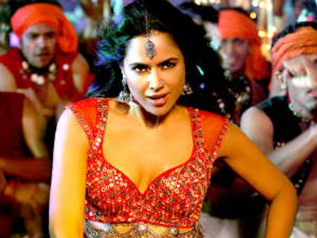 குத்துப் பாட்டுக்கு ஆடினால் தனி கெளரவம் கிடைக்கிறது... சமீரா ரெட்டி