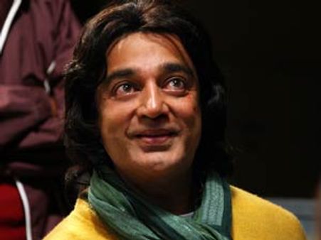 விஸ்வரூபம் இசை... 'ச்சும்மா பறந்து பறந்து' வெளியிடும் கமல்!