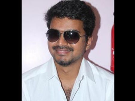 கலைப்புலி தாணுவுக்கு விஜய் பண உதவி செய்தாரா?