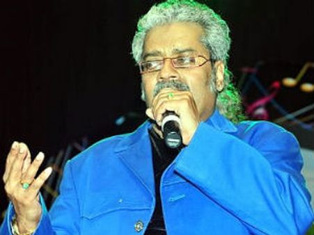 சூப்பர் சிங்கர் ஜூனியர்ஸுடன் சேர்ந்து பாடும் ஹரிகரன்!