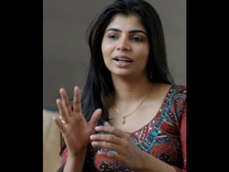 சின்மயி புகார் தவறானது; மானநஷ்ட வழக்கு போடவேண்டி வரும்- எழுத்தாளர் கண்டனம்