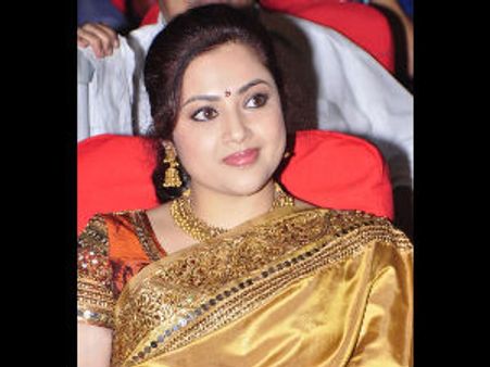 மீண்டும் முழு வீச்சில் தமிழ் சினிமாவில் நடிப்பேன் - பயமுறுத்தும் மீனா