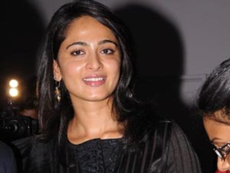 அனுஷ்கா சொத்துக்கள் பூமிகா புருஷன் கட்டுப்பாட்டில்?