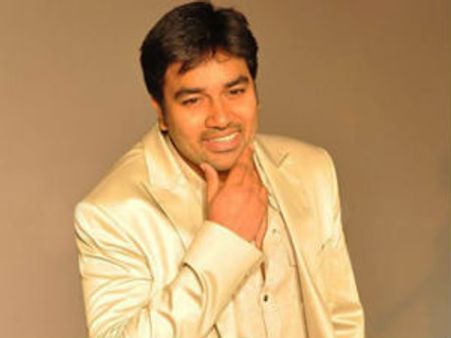 ரஜினி பாணியில் நடிகர் 'மிர்ச்சி' சிவா திருமணம்