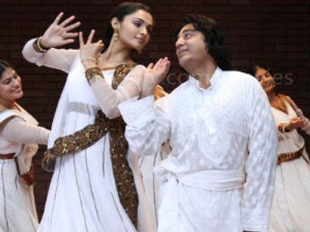 கமலின் விஸ்வரூபம் பட இசை வெளியீடு திடீர் ரத்து!