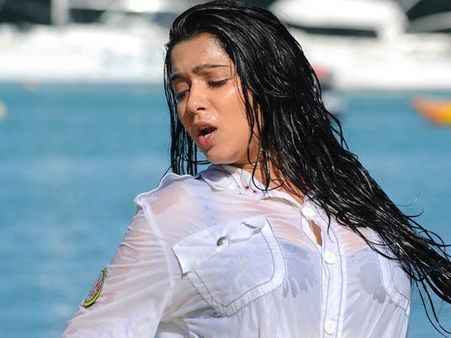 'செக்ஸ் ஒர்க்கர்' ஆனார் சார்மி!