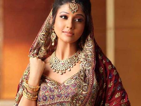 கணவனை மாற்றிக் கொள்ளும் கதையில் நடிப்பதா... - நயன்தாராவுக்கு கண்டனம்