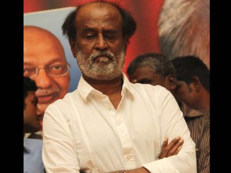 கிருஷ்ணராக நடிக்கும் ரஜினி?: ஐஸ்வர்யாவின் 'ஓ மை காட்' ரீமேக்!