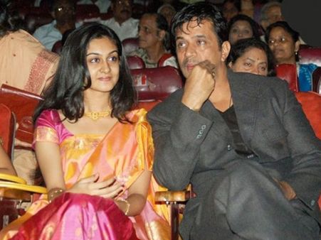 நடிகையானர் மகள்... ஒரு சின்ன அட்வைஸ் மட்டும் கொடுத்த அர்ஜூன்!