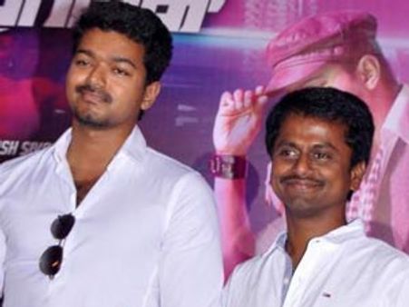 துப்பாக்கியில் முஸ்லிம்களை அவமதிக்கும் காட்சிகள் நீக்கம்... முருகதாஸ், தாணு, விஜய் பகிரங்க மன்னிப்பு