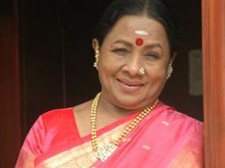 மீண்டு(ம்) வந்த மனோரமா... சிங்கம் 2வில் நடித்தார்