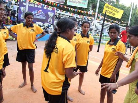 ரீலும் ரியலும் மோதிய கலக்கல் கபடிப் போட்டி