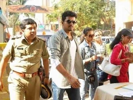 விஜய்யின் துப்பாக்கி வெடியும் சாம்பிராணி புகையும்!- ஒரு 'போஸ்ட் மார்ட்டம்' ரிப்போர்ட்!