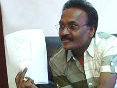 ரஜினி பெயரைச் சொல்லி கடன்வாங்கி செக் மோசடி செய்த 'சம்பந்தி' கஸ்தூரி ராஜா!!