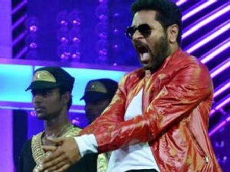 கங்னம் ஸ்டைல் டான்ஸ் ஆடிய பிரபுதேவா! 40 லட்சம் வீடு பரிசாக வென்ற கார்த்திக்!!