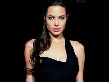 போதும் நடிப்பு... ஒதுங்கும் ஏஞ்சலினா ஜுலி!