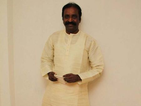 வைரமுத்துவை ஒதுக்கியதா ஜெயா டிவி?: விஸ்வரூப சர்சைகள்