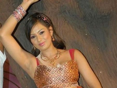 'உம்மா' கொடுக்க மறுத்த நடிகையை டிஸ்மிஸ் செய்த டைரக்டர்!