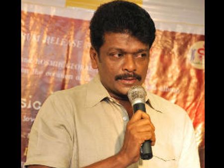 இது பார்த்திபனின் புத்தாண்டு வாழ்த்து!