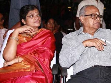 பாக்யராஜ் மீது வழக்குப் போடுவாராம் - சொல்கிறார் புஷ்பா கந்தசாமி