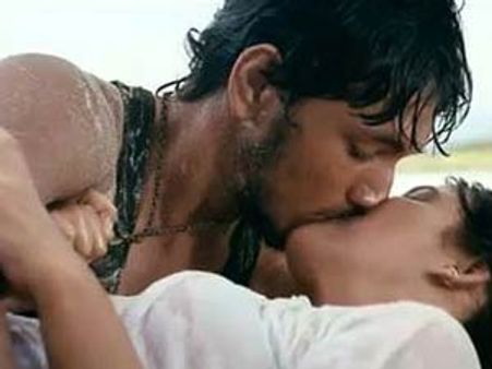 கெளதமுக்கும் எனக்கும் 'செம கெமிஸ்ட்ரி'... சொல்கிறார் 'கடல்' துளசி