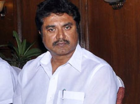 சேவை வரி.. சரத்குமார் தலைமையில் நடிகர், நடிகைகள் டெல்லி பயணம்