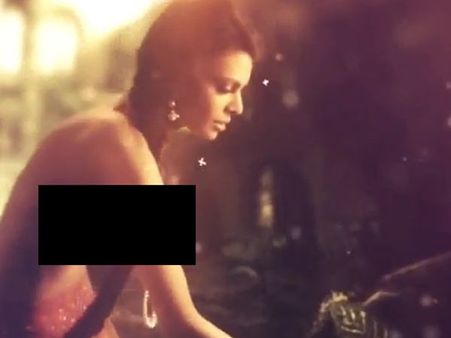 ஷெர்லினின் கத்திரி போடப்படாத காமசூத்ரா சீன்கள்... கிளுகிளுக்கும் 'நெட்' உலகம்!