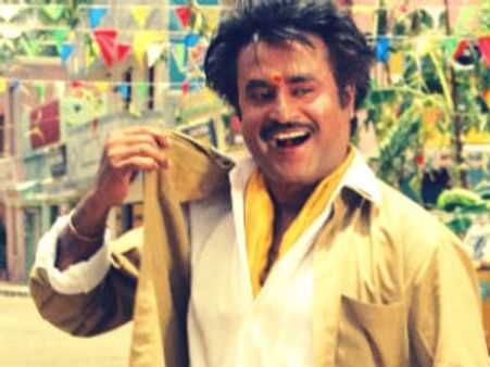 ரஜினி டிக்கெட் கொடுக்கும் ஸ்டைலுக்காக பிற பஸ்களை புறக்கணித்த மக்கள்