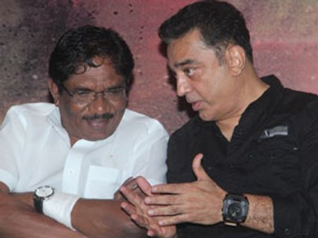 நல்ல தமிழ்க் கலைஞன் கமல் ஹாஸனை காயப்படுத்தாதீர்கள்! - பாரதிராஜா