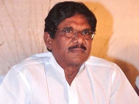 கமலுக்கு ஏற்பட்ட நிலைக்காக ஒவ்வொரு தமிழனும் வெட்கித் தலை குணிய வேண்டும்- பாரதிராஜா