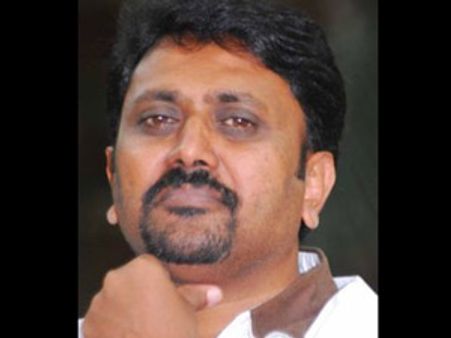 'பிரபாகரனைப் பற்றி படமெடுக்கப் போறீங்களா இயக்குநர் ரமேஷ்... ஒரு நிமிஷம்!'