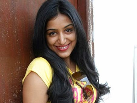 சம்பள விவகாரம்.. மன்னிப்புக் கேட்டேனா? - பத்மப்ரியா விளக்கம்