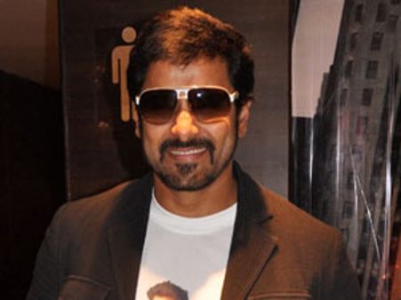 8ம் வகுப்பு படிக்கையில் ஆசிரியையை காதலித்தேன், ஆனால் அவருக்கு...: விக்ரம்