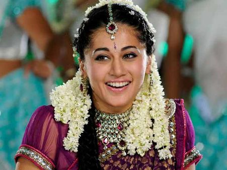 அதுலயும் 'அந்த' சடங்கு இருக்கே... அலுத்துக் கொள்ளும் டாப்ஸி!